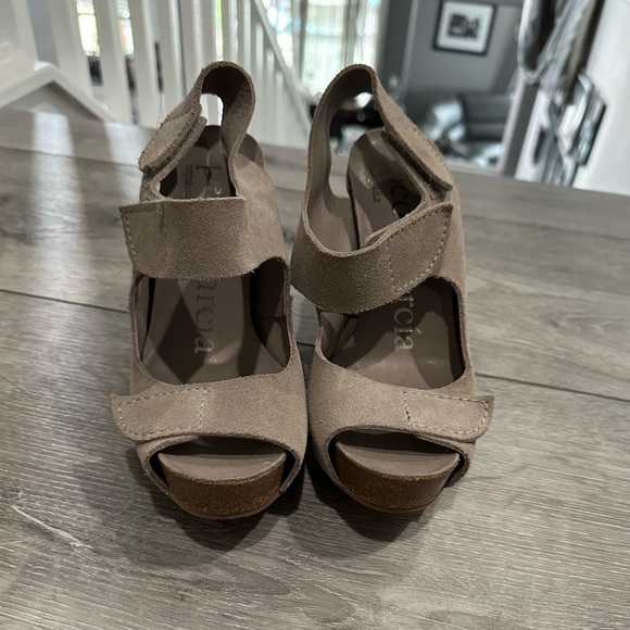 Gorgeous Pedro Garcia suede grey heels size 36 1/2 - Picture 1 of 4